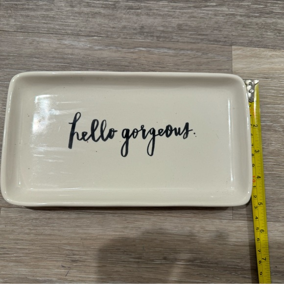 Rae Dunn “Hello Gorgeous” display plate - Picture 4 of 4